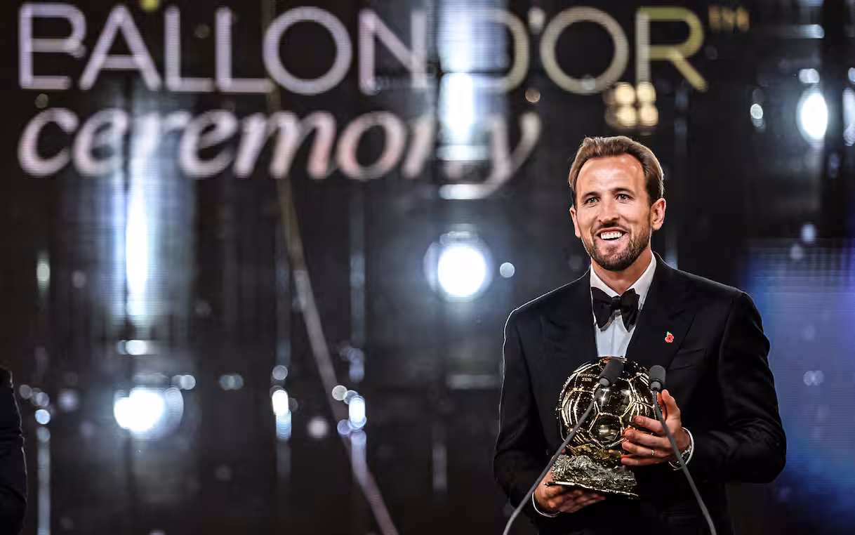 Harry Kane trionfa al Pallone d’Oro 2026, Mbappé secondo e Yamal terzo: tutti i premi della serata