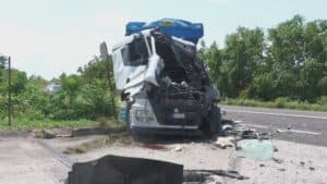 Scontro tra camion su Cimpello-Sequals, grave autotrasportatore