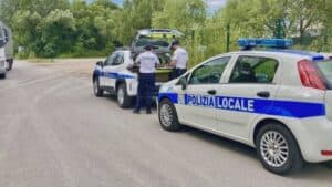 Merci pericolose su autocarro con estintori scaduti: multa