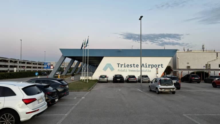 Trieste-Linate, dal 1° luglio torna il volo: ecco orari, frequenze e tariffe agevolate