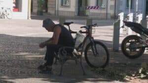 Caldo, scatta l’ordinanza a Udine in difesa di anziani, rider e lavoratori