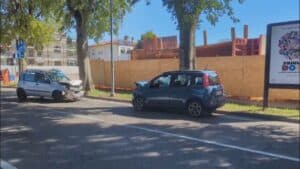 Scontro frontale tra Panda nel piazzale del mercato di Udine