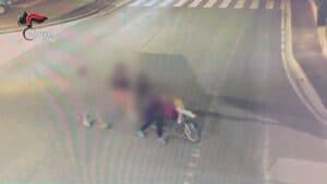 Sorpresi con il motorino rubato: denunciati tre giovani