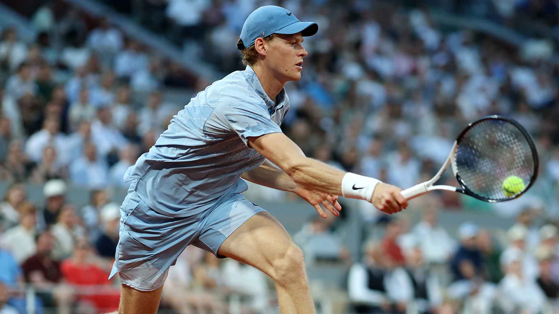 Roland Garros, Sinner spaventa Parigi: malore in campo contro Cerúndolo