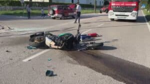 Schianto auto-moto, militare statunitense in condizioni disperate