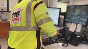 Soccorrono minorenne in difficoltà, operatori 118 aggrediti