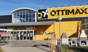 Merce nascosta sotto i vestiti: furto sventato all’Ottimax