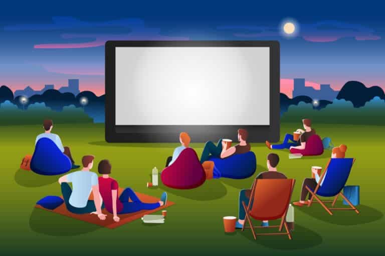 Udine, torna il cinema sotto le stelle: un film ogni sera per tutta l’estate al Giardino Loris Fortuna