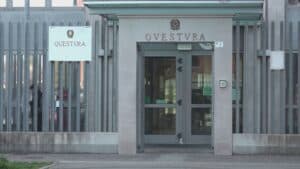 Violenza allo stadio davanti ai figli: tre Daspo