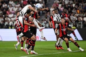Una perla di Cisse e un’incornata di Gatti nel recupero, Juve-Milan 1-1