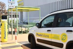 Poste Italiane, superate le 3.200 colonnine di ricarica