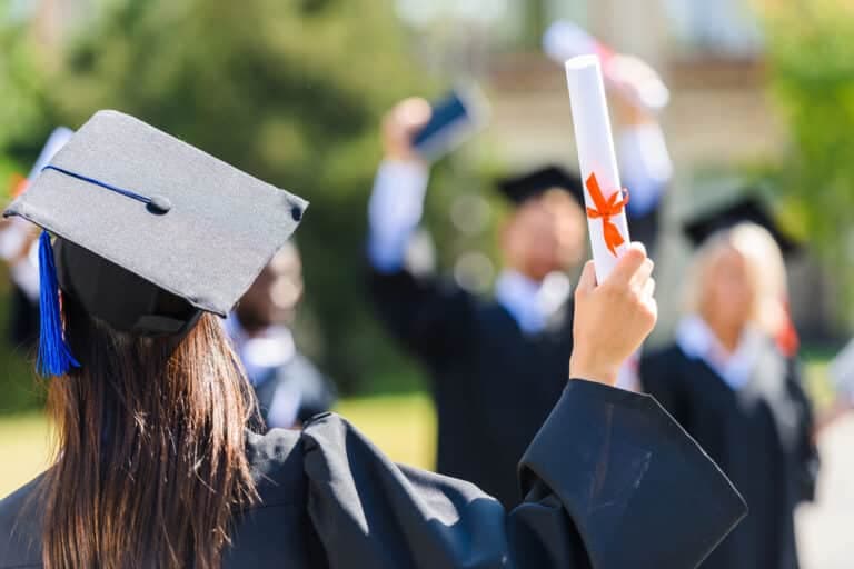 Pordenone, festa per i neo diplomati ITS Academy: piazza Cavour si prepara all’evento, ecco i divieti