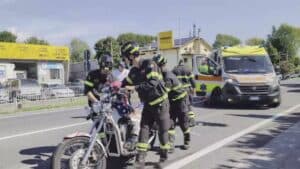 Scontro tra auto e moto sulla Pontebbana, feriti due coniugi