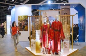 I turisti diventano attori di fiction nella “Hollywood cinese” di Hengdian