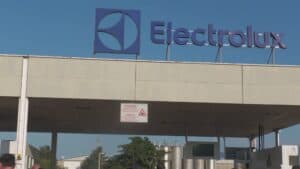 Fedriga: inaccettabile piano Electrolux da 463 esuberi a Porcia