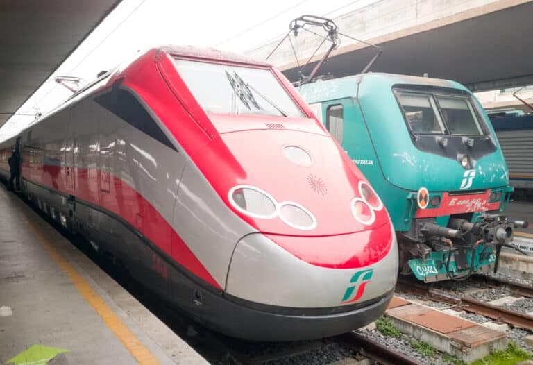 Udine-Pordenone, treni cancellati e pendolari esasperati: cresce la protesta per i continui disagi
