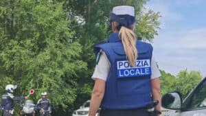 Botte e morsi durante un controllo, due vigili in ospedale
