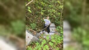 Abbandonava rifiuti nelle aree naturali: scoperto e denunciato
