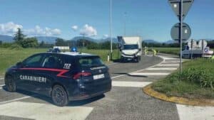 Scontro tra moto e furgone, muore a 55 anni