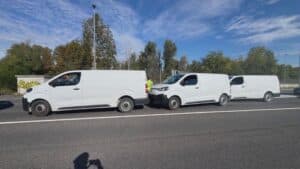 Tamponamento tra furgoni Amazon: una conducente ferita