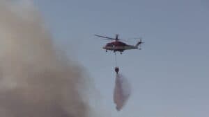 Incendio a Monfalcone, continua la lotta contro il fuoco