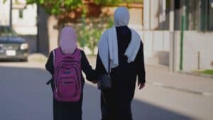 Approvato dl scuola: tetto 30% stranieri e divieto burqa/niqab