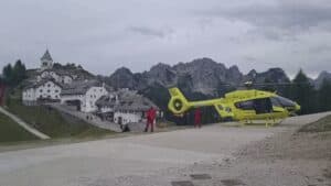 Caduto sulla scalinata del santuario: 63enne elitrasportato