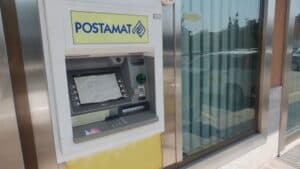 Uffici postali chiusi nel Manzanese: slittano le riaperture