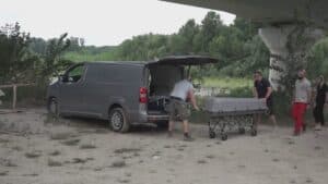 Via libera ai funerali del papà morto nel Tagliamento