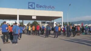 Electrolux, 25 assunzioni a Porcia. I sindacati: “Incoerente”