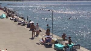 Trieste, a Barcola non c’è il tutto esaurito causa borino