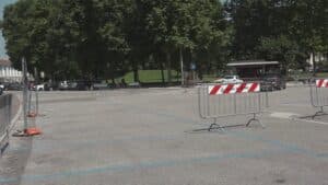 Parcheggi riservati per i concerti in Piazza Primo maggio, scoppia la polemica