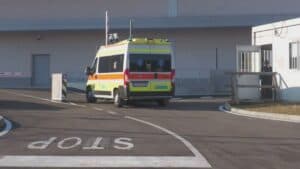 Malore fatale: 81enne trovato privo di sensi in auto