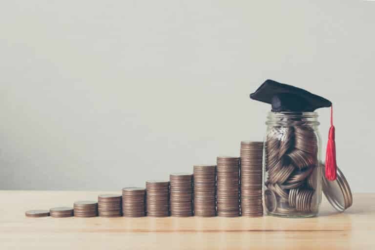 Borse di studio, alloggi e bonus psicologo: la Regione stanzia 45 milioni per gli studenti del Fvg